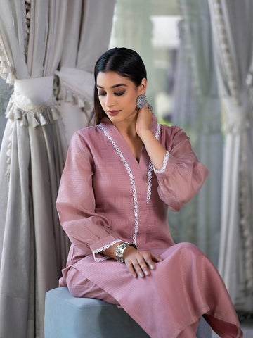 Varanga Women Mauve  Kota Check V-Neck, Long Sleeve Straight Kurta, Paired With Tonal Bottom.